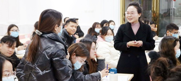 旬邑 专家指导+名师授课+培优补弱+日清月结的教学模式